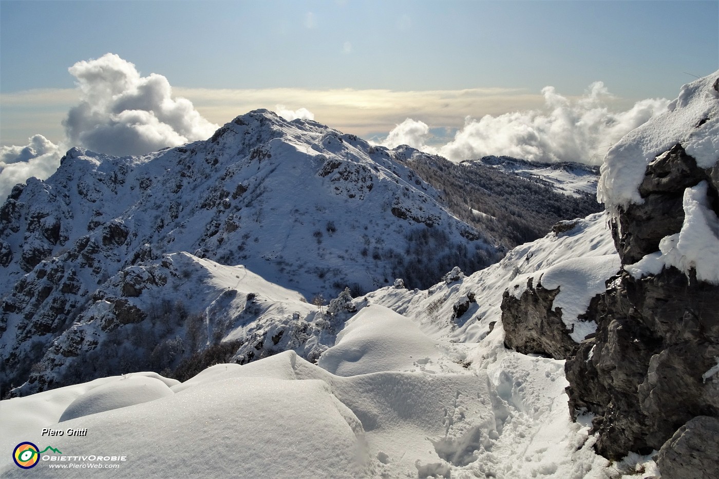 29 Salendo con vista sul Cancervo.JPG